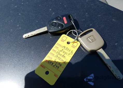 2005 Honda Accord Hybrid Ima from USA, damaged, VIN JHMCN36455C018248